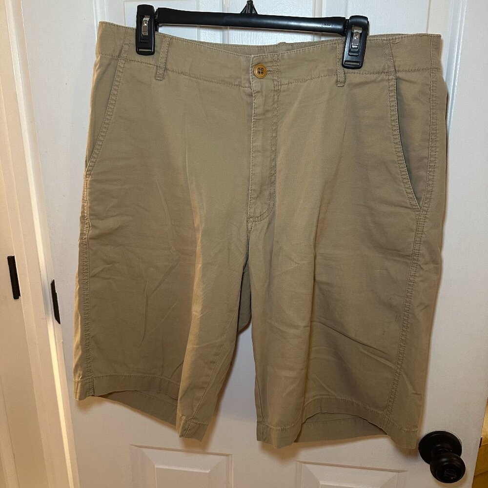 Murano Khaki Shorts - Picture 2 of 5